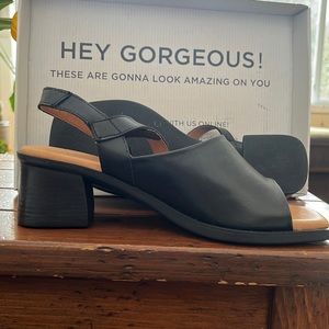 Brand new in box PADRINO SIZE 39 black leather shoes